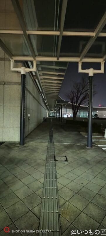建物を暗所撮影した写真 | スマホを検証してみた nubia Z70 Ultra カメラ 建物を暗所撮影した写真